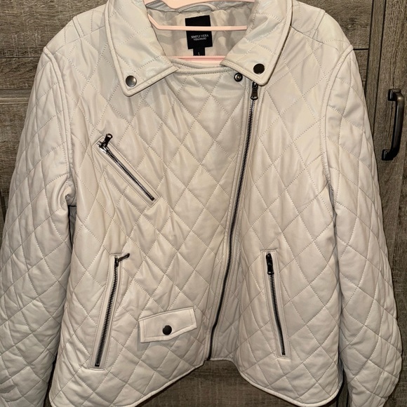 Simply Vera Vera Wang Jackets & Blazers - Simply Vera Vera Wang Women's Off-White Quilted Bomber Jacket Size Large